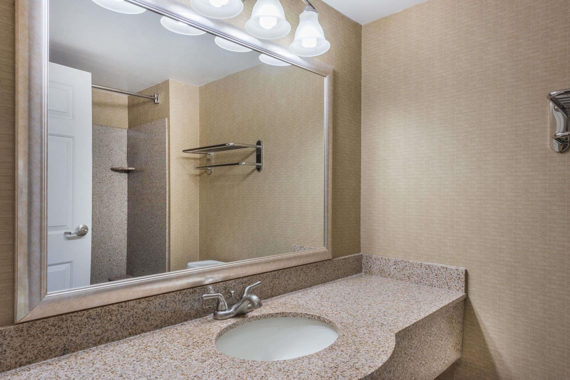 Wingate By Wyndham - Hotel 3*